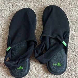 Sanuk Black Sandals with Green Highlights